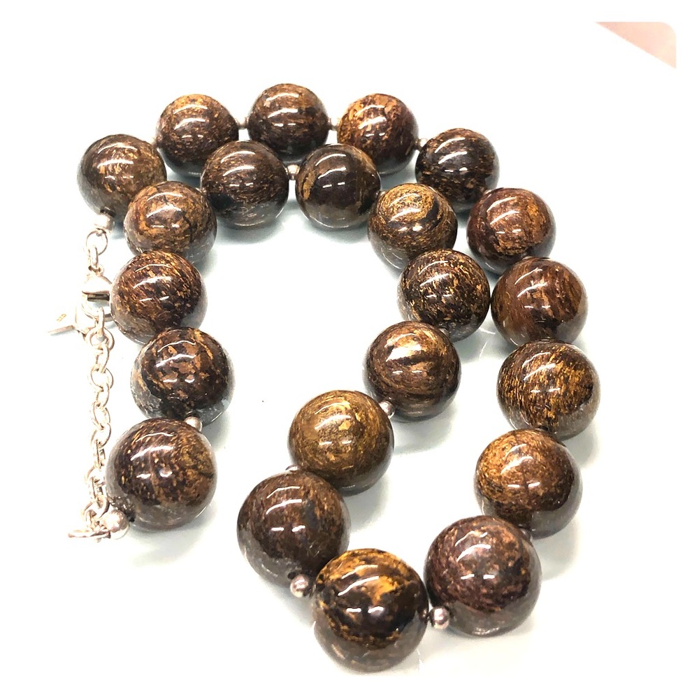 Gorgeous Silpada bronzite sterling necklace.